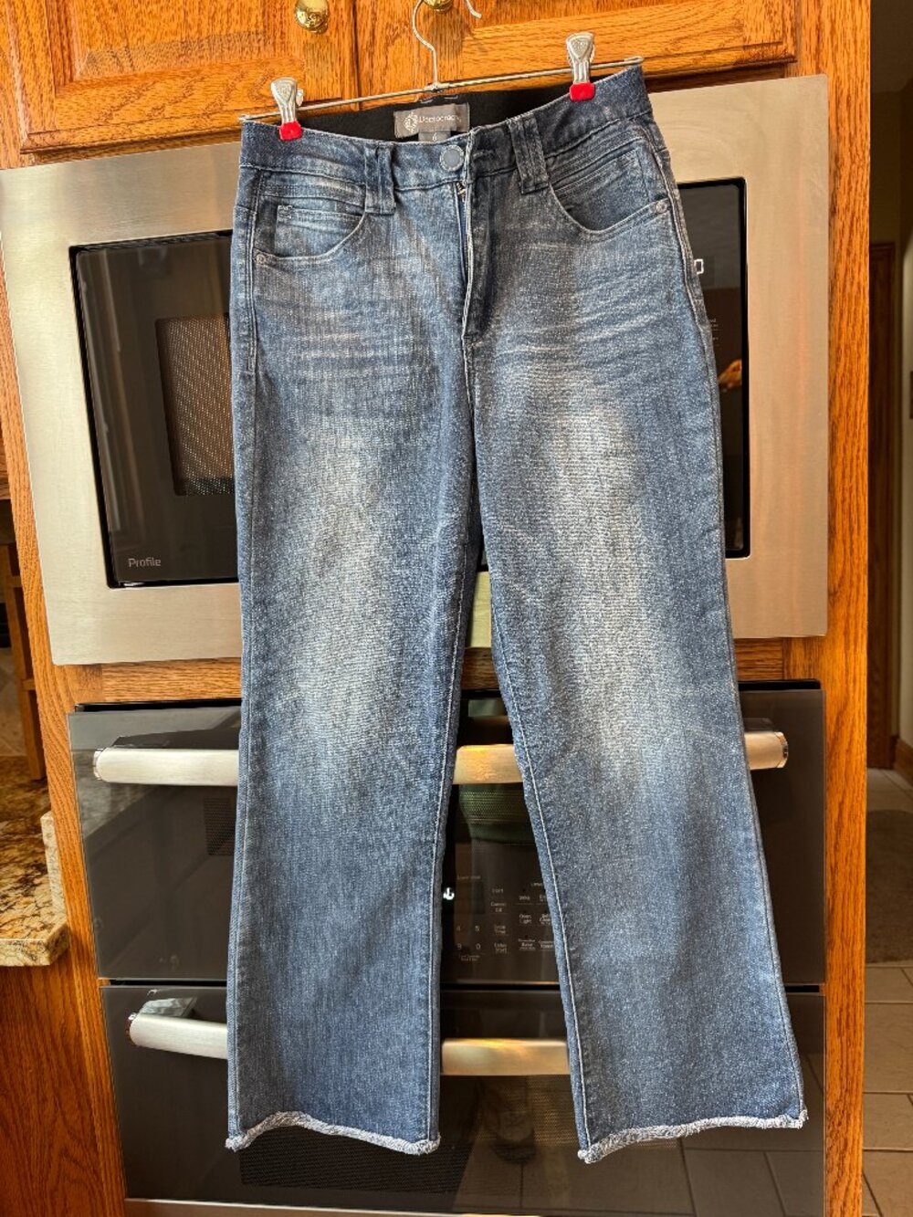 Democracy Itty Bitty Boot Cut Cropped Light Denim Jeans 6 - Picture 1 of 7